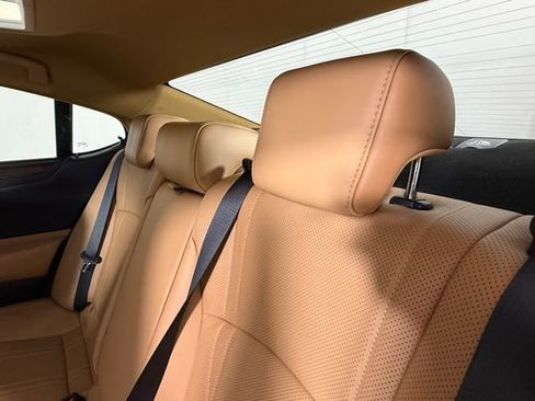 Used 2024 Lexus ES 350 Ultra Luxury w/ Accessory Package (Z2) FWD image 28