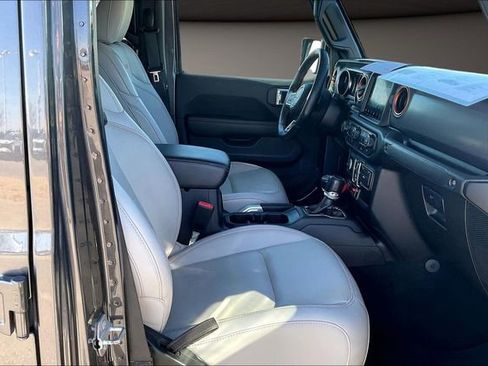Used 2021 Jeep Gladiator Mojave image 7