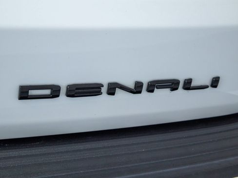 Used 2022 GMC Yukon Denali image 35