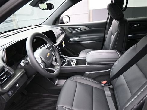 New 2026 Chevrolet Traverse LT image 8