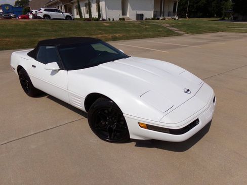 Used 1992 Chevrolet Corvette Convertible RWD image 14