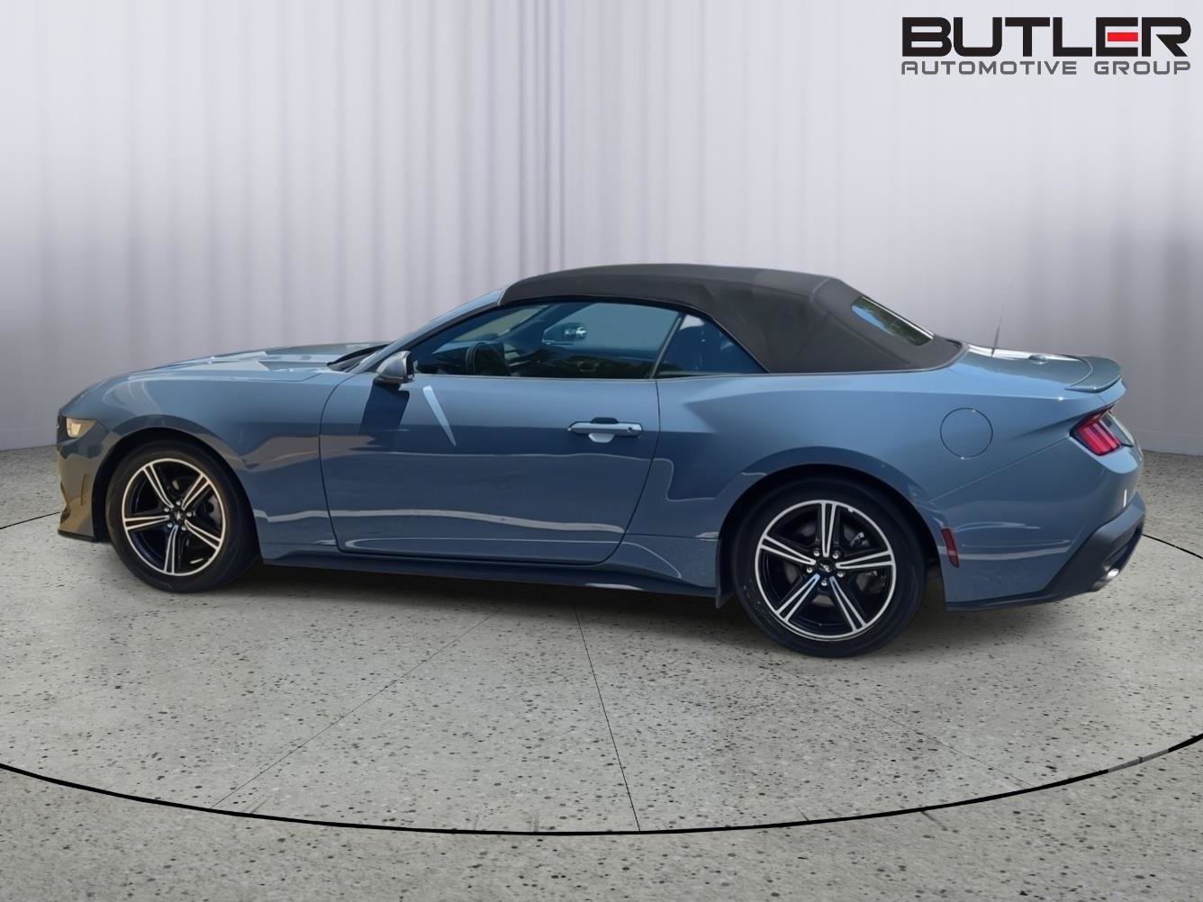 Used 2025 Ford Mustang Premium RWD image 7