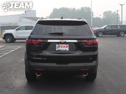 Used 2023 Chevrolet Traverse LT w/ Rear Camera Mirror Package AWD/4WD image 5