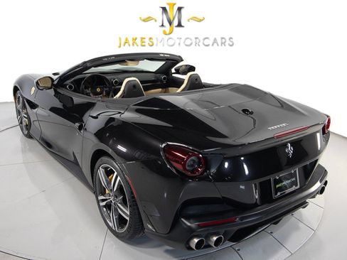 Used 2020 Ferrari Portofino image 7