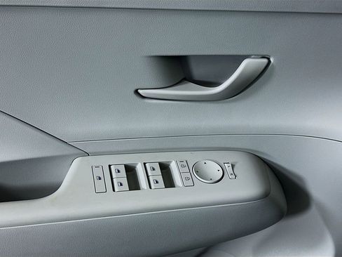 New 2026 Hyundai Kona SE FWD image 18