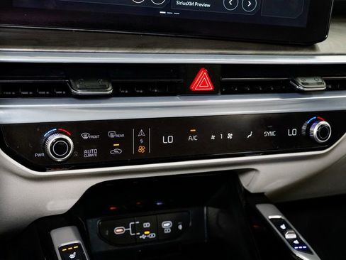 Certified 2024 Kia Sorento SX image 21