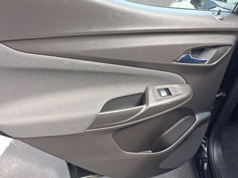 Used 2023 Chevrolet Bolt EUV LT w/ Comfort Package FWD image 19