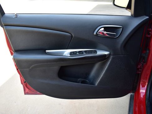 Used 2020 Dodge Journey SE w/ SE Popular Equipment Group FWD image 14