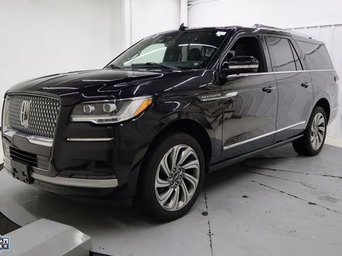 Used 2022 Lincoln Navigator L Reserve image 8