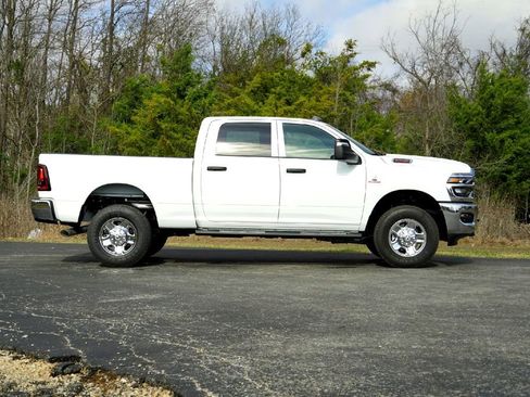 New 2026 RAM 2500 Tradesman AWD/4WD image 5