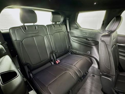 New 2025 Jeep Grand Cherokee L Limited image 31