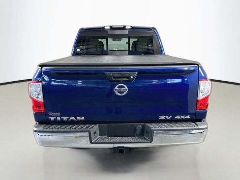 Used 2018 Nissan Titan SV AWD/4WD image 6