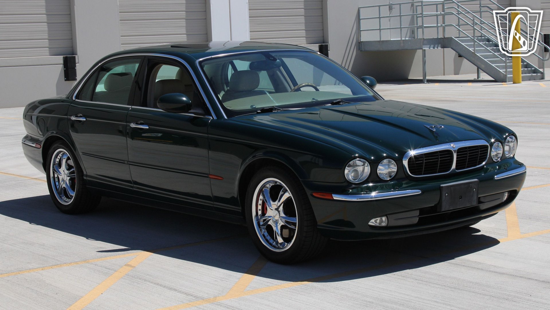 Used 2004 Jaguar XJ8 RWD image 3