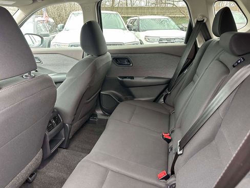 Used 2023 Nissan Rogue S image 9