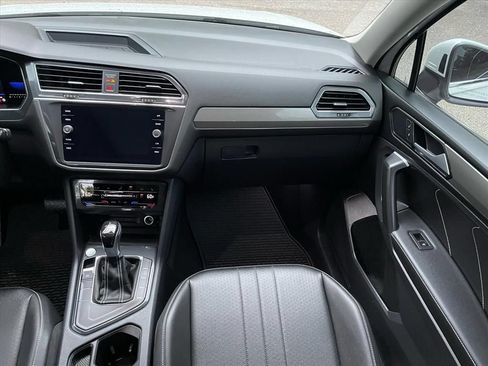 Used 2022 Volkswagen Tiguan SE FWD image 8