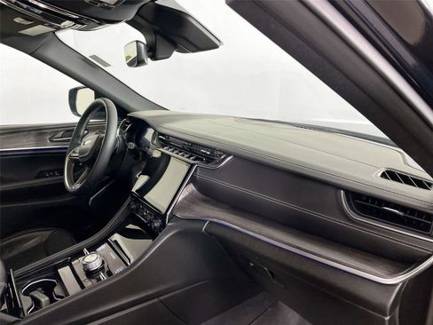 Used 2023 Jeep Grand Cherokee L Overland image 30