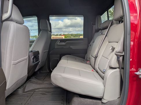 Used 2025 GMC Sierra 2500 SLT w/ SLT Premium Package image 9