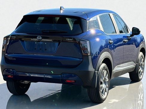 Used 2025 Nissan Kicks S image 3
