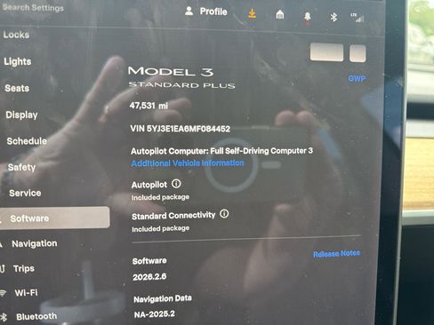 Used 2021 Tesla Model 3 Standard Range Plus image 9