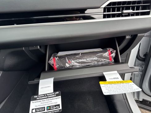 New 2026 Mitsubishi Outlander LE FWD image 21