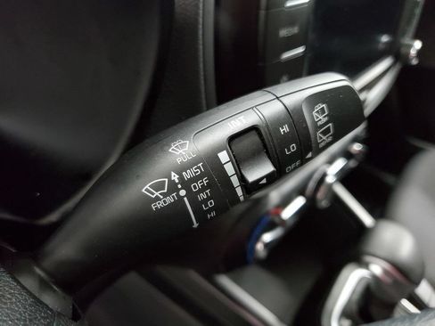 Used 2024 Kia Soul LX w/ Option Group 015 FWD image 32