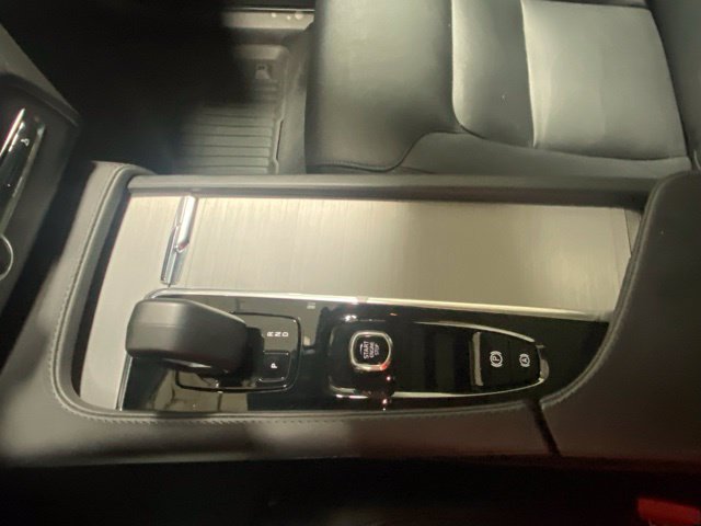 Used 2024 Volvo XC90 B5 Core w/ Climate Package AWD/4WD image 25