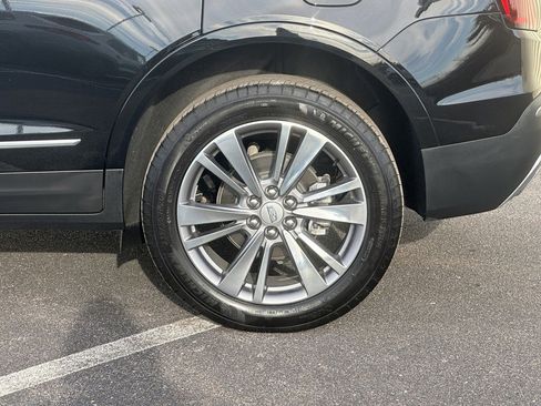 Certified 2025 Cadillac XT5 Premium Luxury image 9