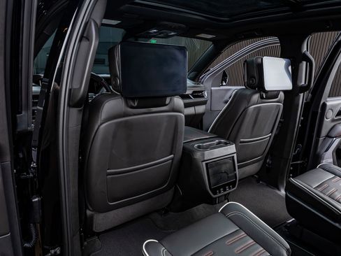 Used 2025 GMC Yukon XL AT4 Ultimate AWD/4WD image 36