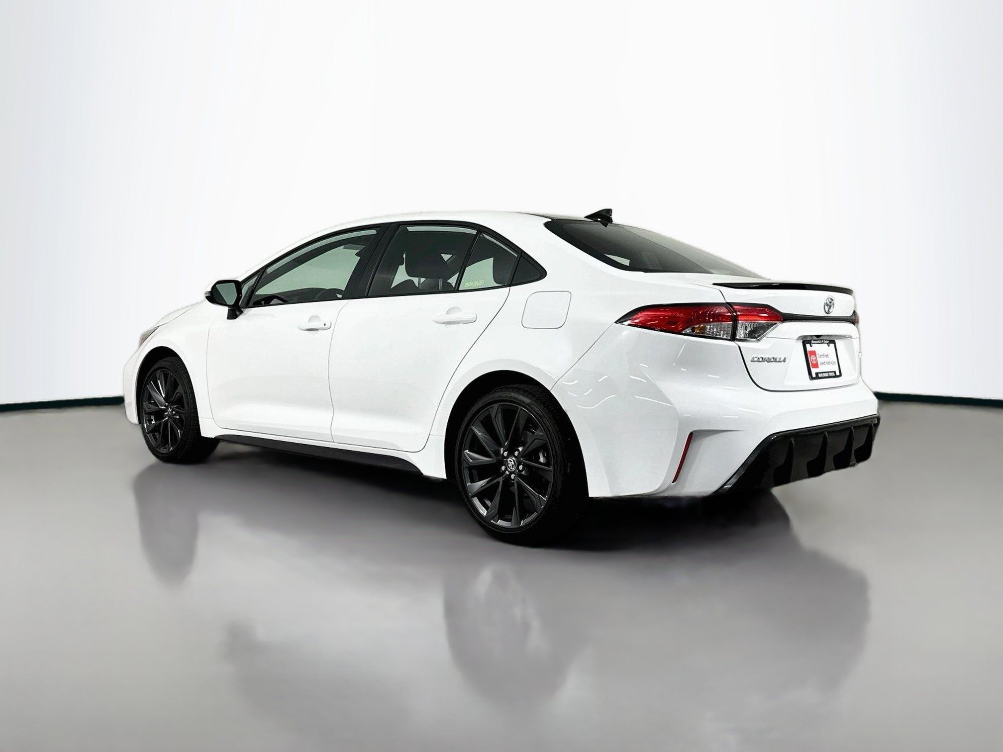 Certified 2026 Toyota Corolla SE w/ SE Package FWD image 5
