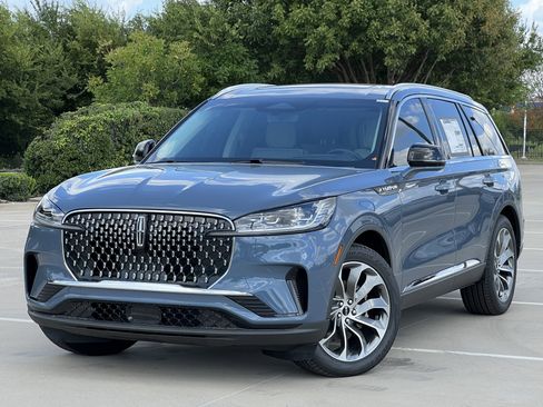 New 2025 Lincoln Aviator Reserve w/ Luxury Package image 2