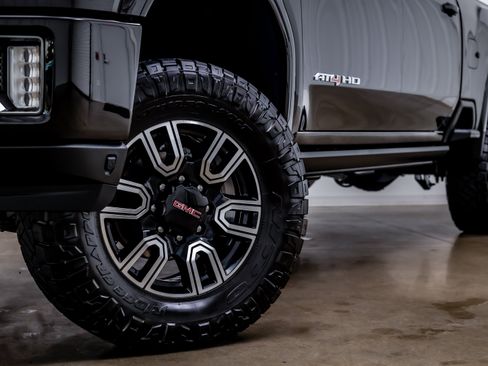 Used 2021 GMC Sierra 2500 AT4 w/ AT4 Premium Plus Package AWD/4WD image 31