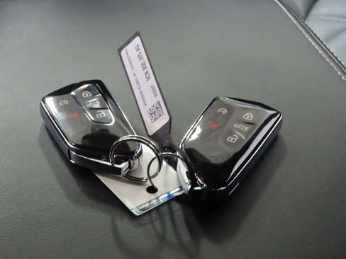 Certified 2025 Volkswagen Atlas Cross Sport SE image 20