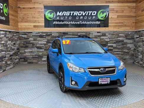 Used 2017 Subaru Crosstrek 2.0i Premium w/ Moonroof Package AWD/4WD image 2