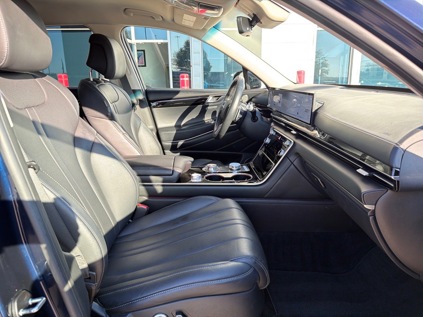 Used 2025 Genesis GV80 2.5T Standard AWD/4WD image 29