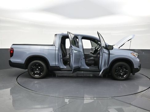 Used 2025 Honda Ridgeline Black Edition image 30