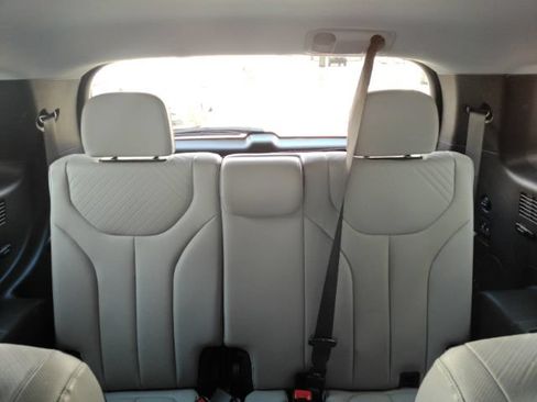 Used 2024 Hyundai Palisade SEL FWD image 31