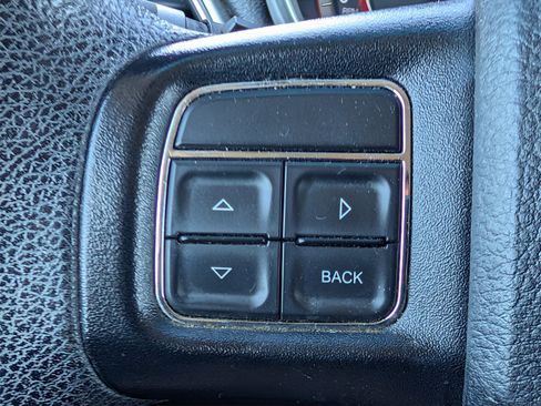 Used 2015 Dodge Journey SXT w/ Flexible Seating Group image 19