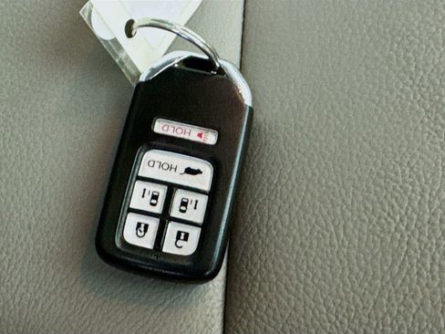 Used 2016 Honda Odyssey Touring image 40