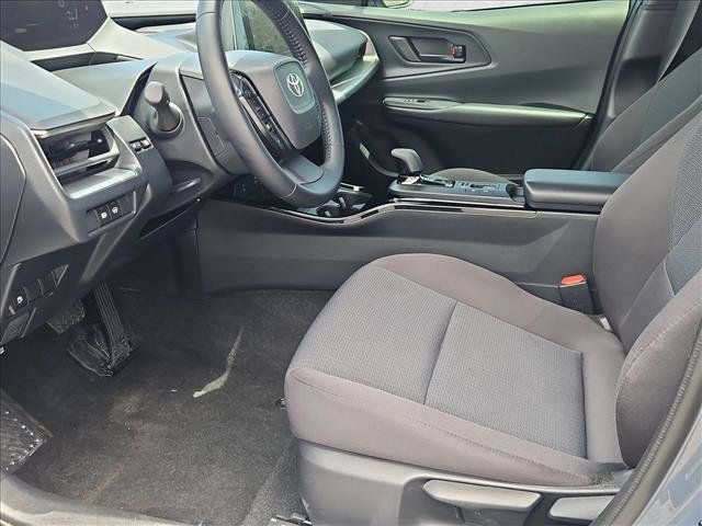 Used 2025 Toyota Prius LE FWD image 22