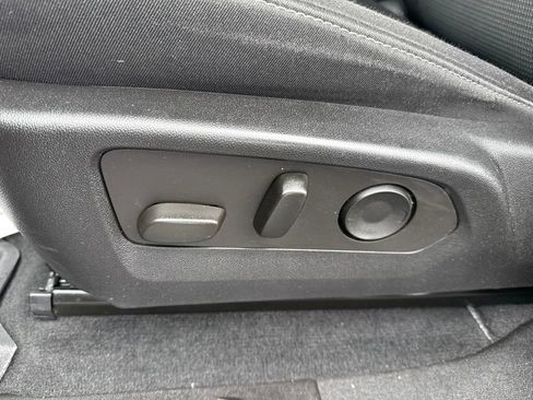 Used 2023 Chevrolet Colorado LT w/ LT Convenience Package II AWD/4WD image 15