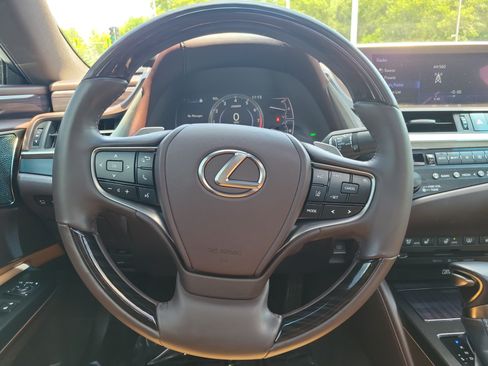 Used 2020 Lexus ES 350 Ultra Luxury w/ Accessory Package 2 FWD image 22