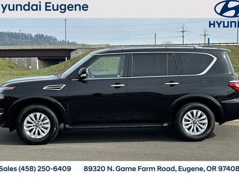 Used 2023 Nissan Armada SV image 7