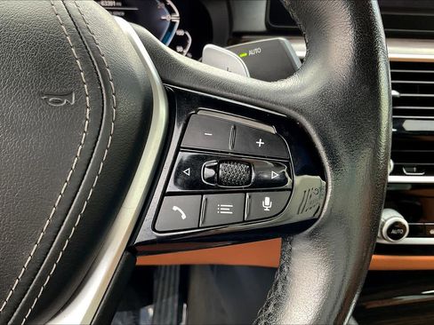 Used 2021 BMW 530e xDrive image 22