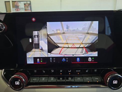 Used 2024 GMC Canyon AT4X image 23