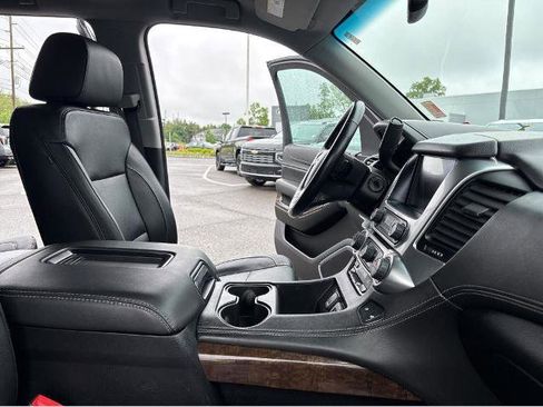 Used 2019 Chevrolet Suburban LT AWD/4WD image 16