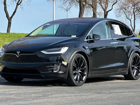 Used 2019 Tesla Model X Standard Range image 9