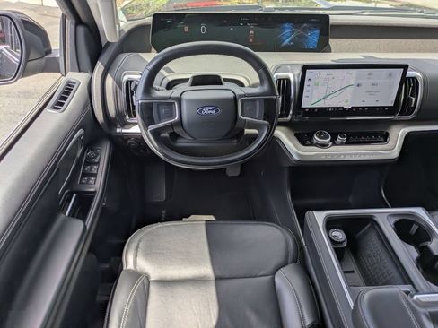 Used 2025 Ford Expedition Platinum AWD/4WD image 24