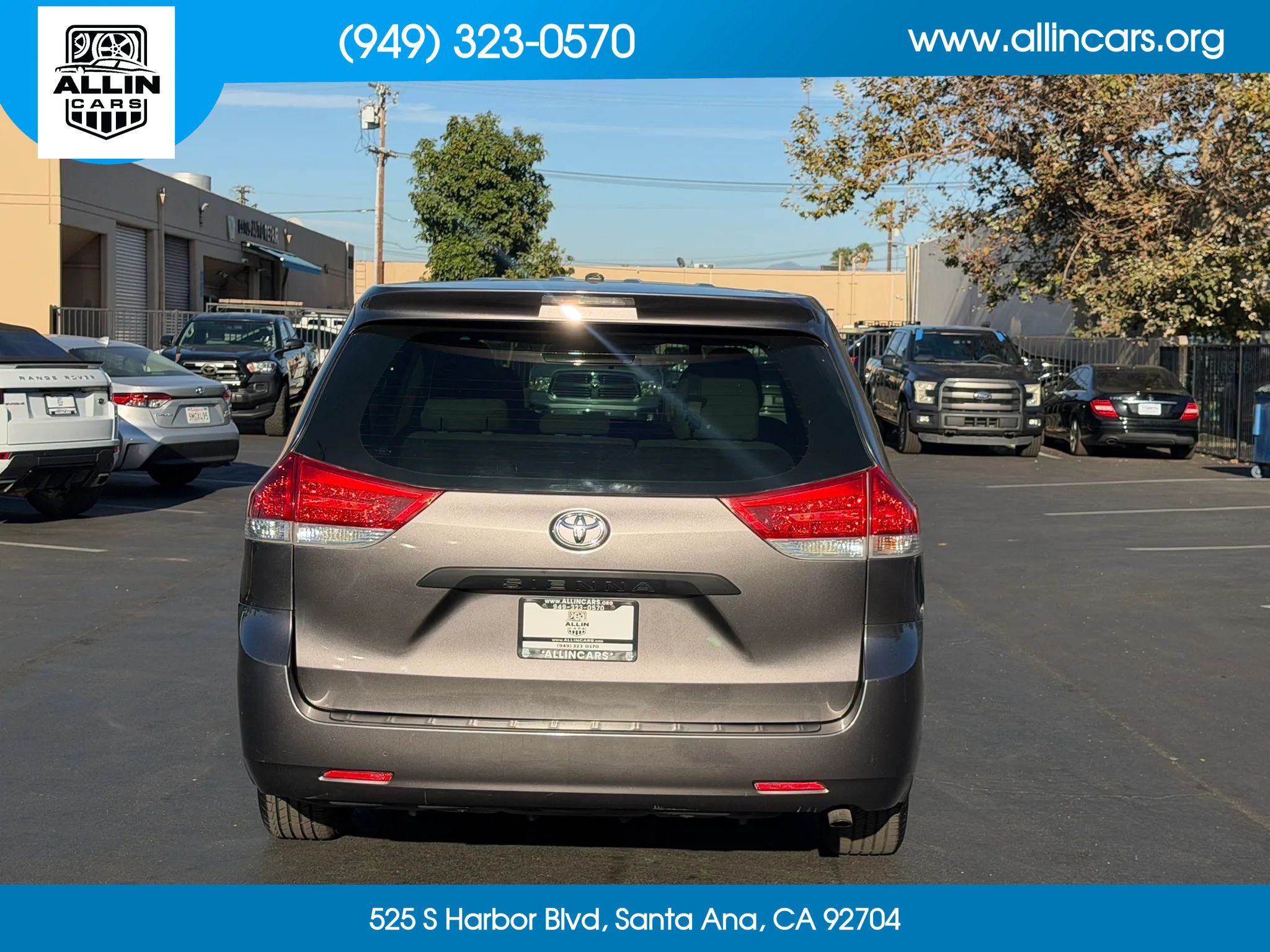 Used 2012 Toyota Sienna w/ Towing Pkg FWD image 5