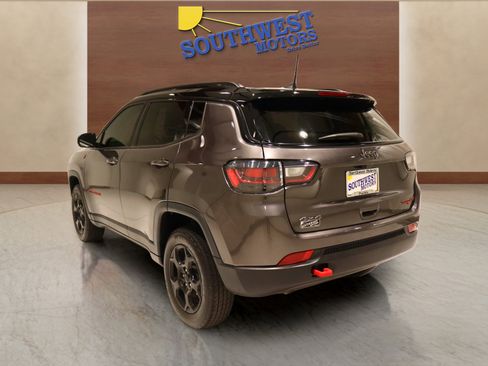 Used 2023 Jeep Compass Trailhawk w/ Trailhawk Elite Group image 2