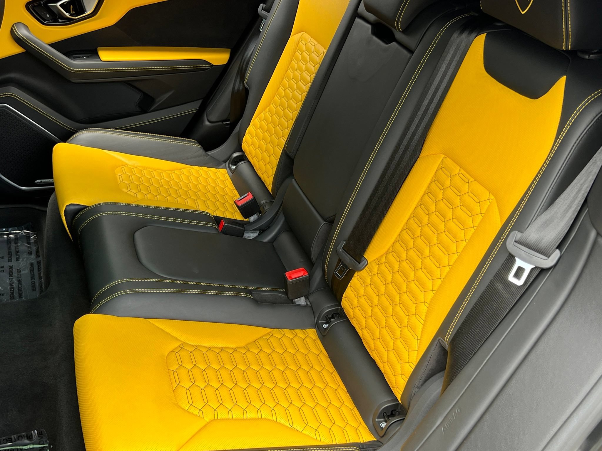 Used 2022 Lamborghini Urus AWD/4WD image 23